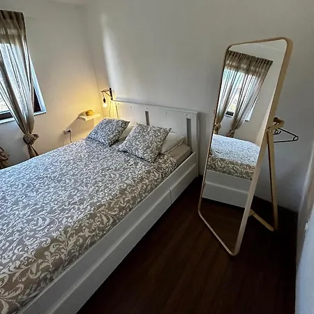Elentoni Apartment *