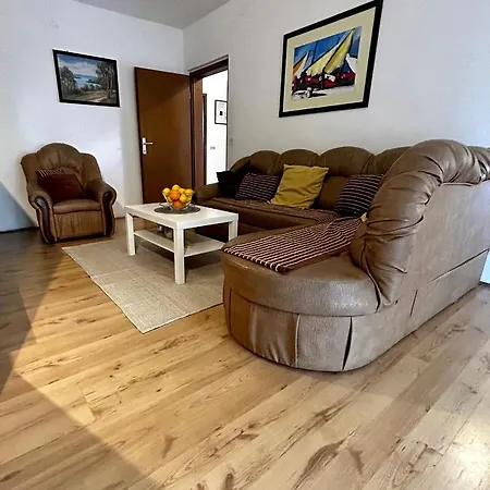 Elentoni Apartment